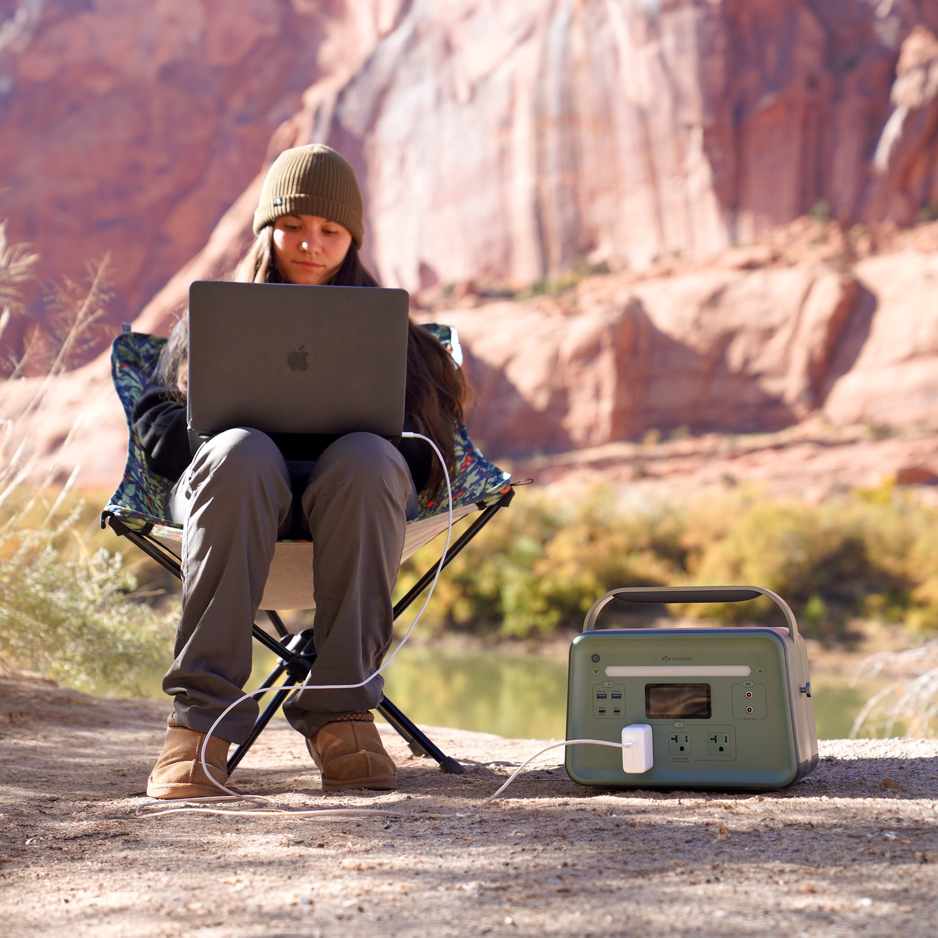 Yoshino B660 Solid-State Portable Power Station - 660W | 602Wh